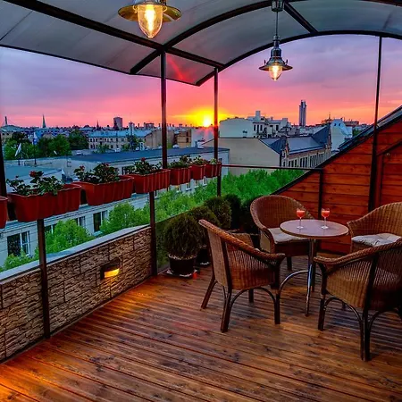Roof Garden Terrace Apartment *